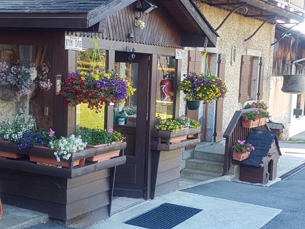 孔布卢La Ferme Du Mont-Blanc住宿加早餐旅馆 外观 照片