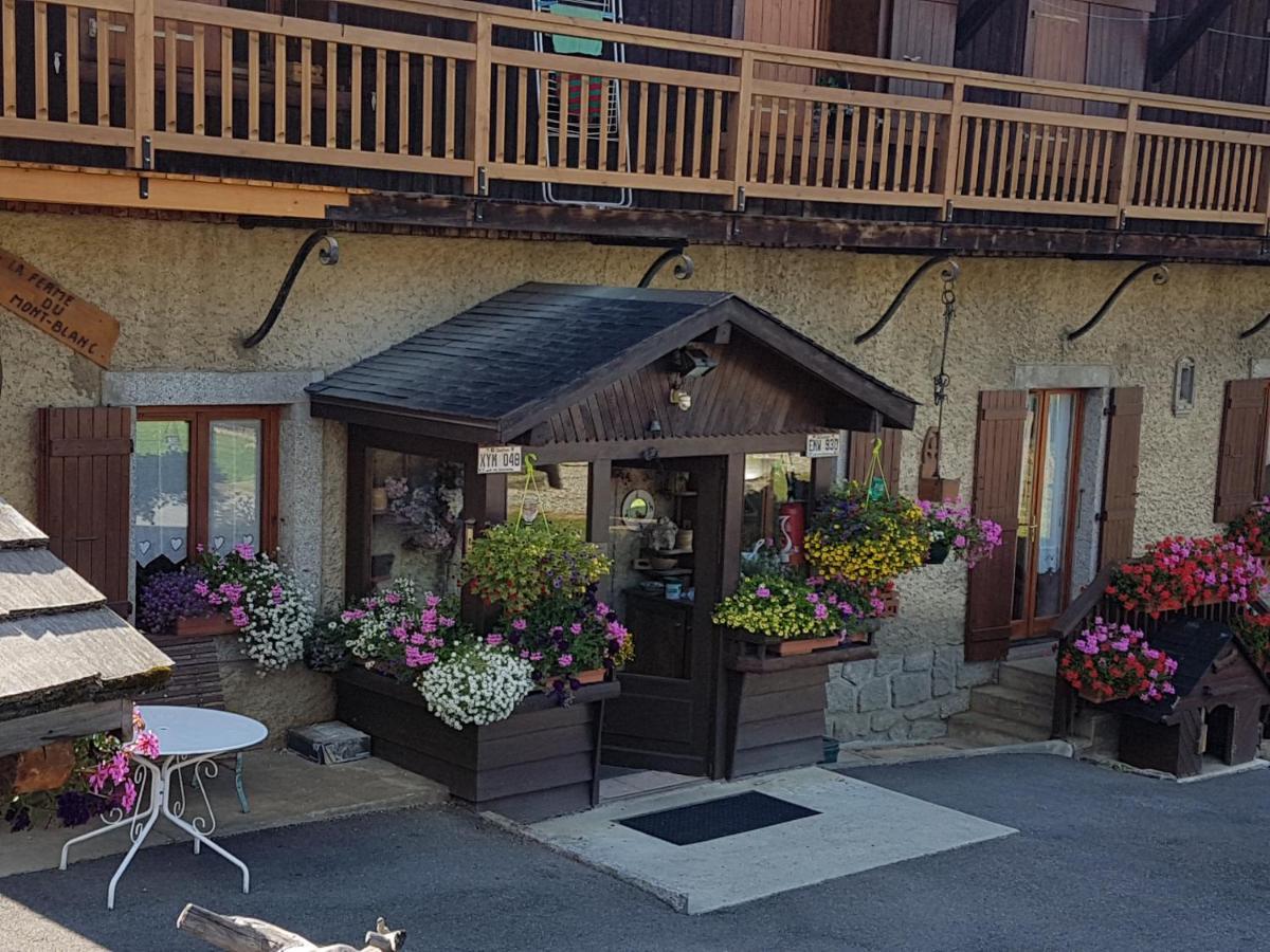 孔布卢La Ferme Du Mont-Blanc住宿加早餐旅馆 外观 照片